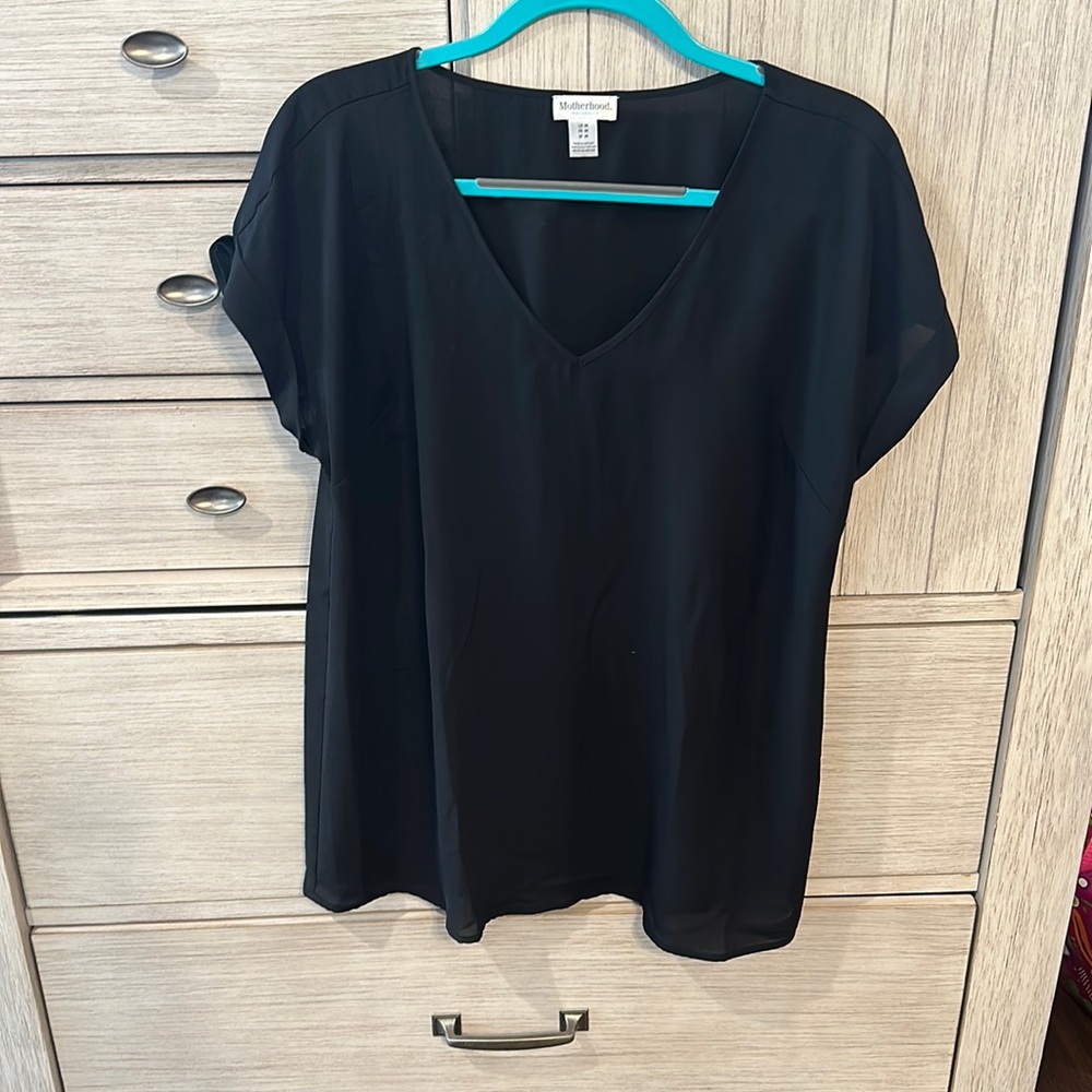 Maternity top.
